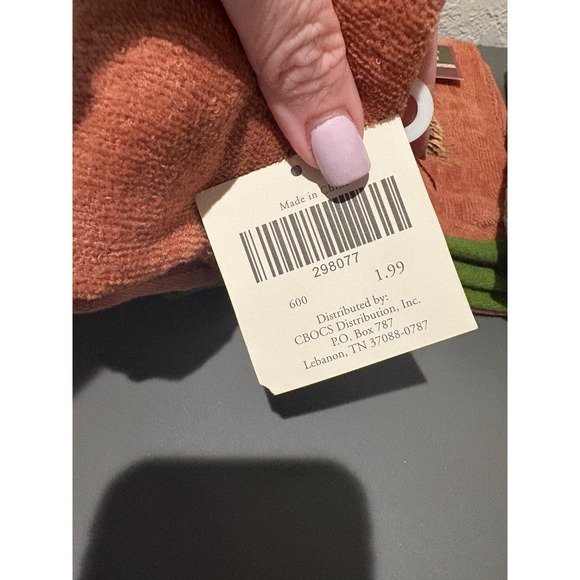 Mixed Holiday Hand Towels - 3 "Peace on Earth" Pine Cone (NWT) & 1 Poinsettia - Picture 4 of 7